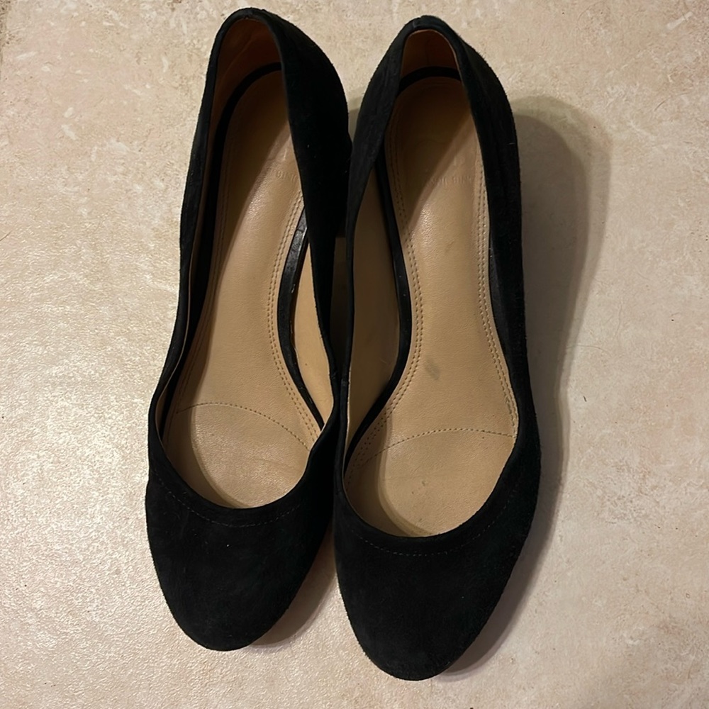 Black Gianni Bini Suede Pumps